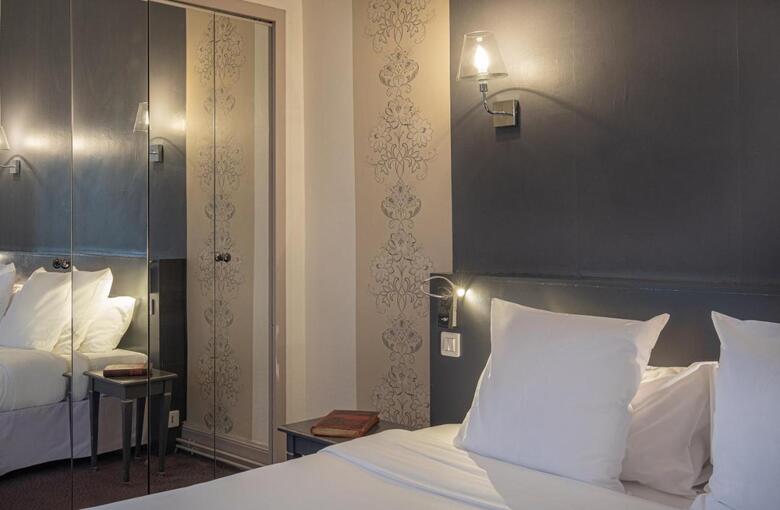 Inter-hotel Le Chateau Des Reynats