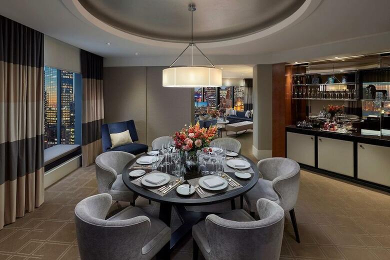Hotel Crown Towers