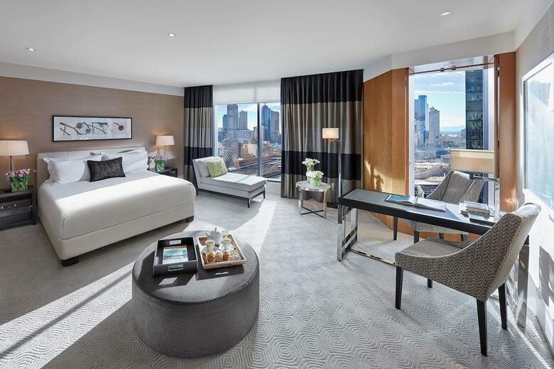 Hotel Crown Towers