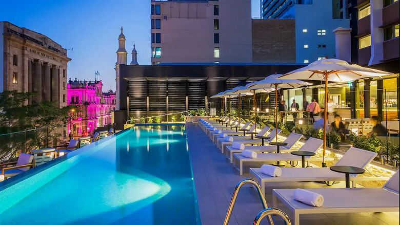 Hotel Chifley At Lennons