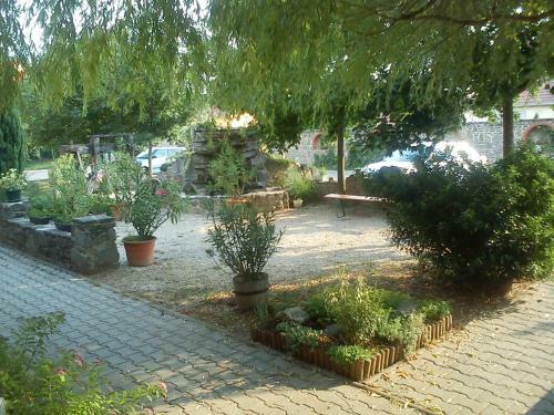 Hostal Borosty�nkert �tterem & Vend�gh�z