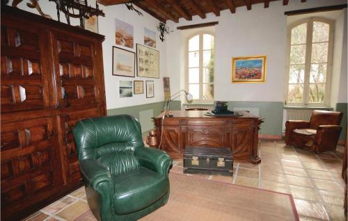 Holiday Home Mas De La Tour De Lubiere