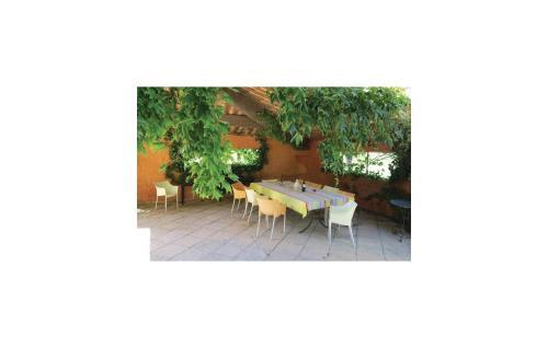 Holiday Home Mas De La Tour De Lubiere