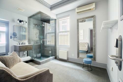 Wellesley Manor Boutique Hotel