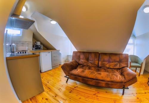 Aparthotel Easton Guest House And Apartments