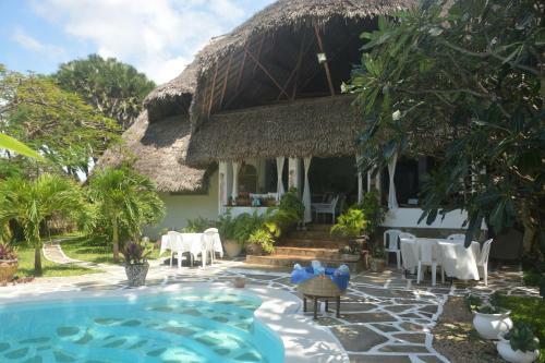 Bed & Breakfast Luna House Moyo Wa Dunia Ltd