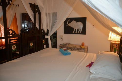 Bed & Breakfast Luna House Moyo Wa Dunia Ltd