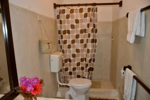 Bed & Breakfast Luna House Moyo Wa Dunia Ltd
