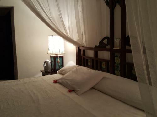Bed & Breakfast Luna House Moyo Wa Dunia Ltd