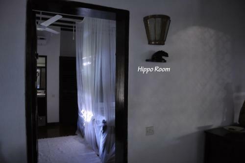 Bed & Breakfast Luna House Moyo Wa Dunia Ltd