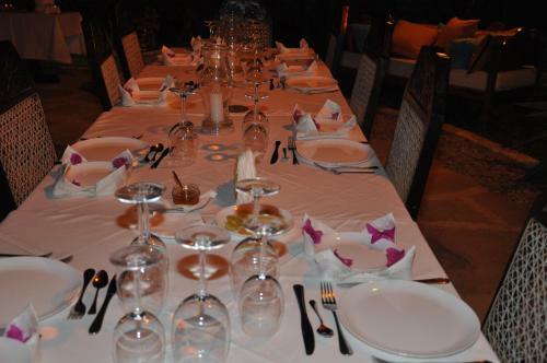 Bed & Breakfast Luna House Moyo Wa Dunia Ltd