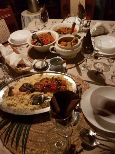 Bed & Breakfast Luna House Moyo Wa Dunia Ltd