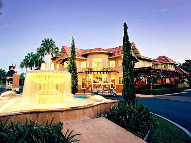 Hotel Lakes Cairns Resort & Spa