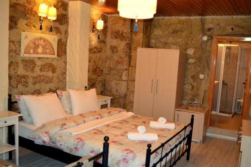 Hostal Imerek Tas Ev Hotel