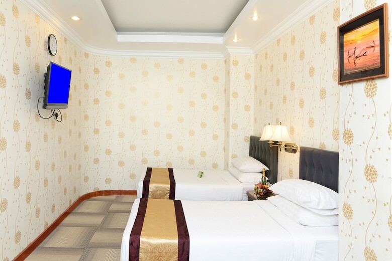 Hotel Grand United (ahlone Branch)