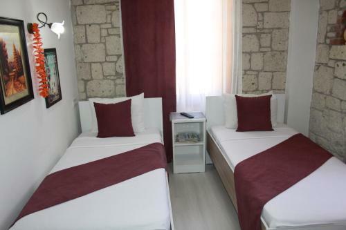 Hotel Adres Ala�at?