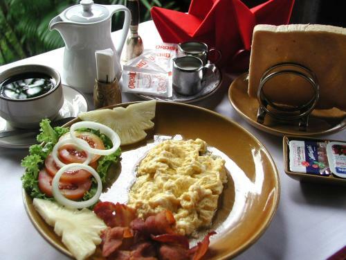 Hotel Sugar Hut Resort & Restaurant