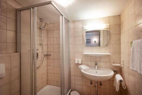 Hostal Pension Alpengru�