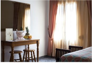 Hotel El Mes�n De Despe�aperros