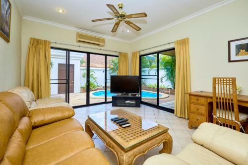 Unique 1 Bedroom Pool Villa By Pattaya Realty