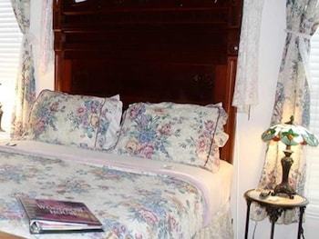 Woodrow House Bed & Breakfast
