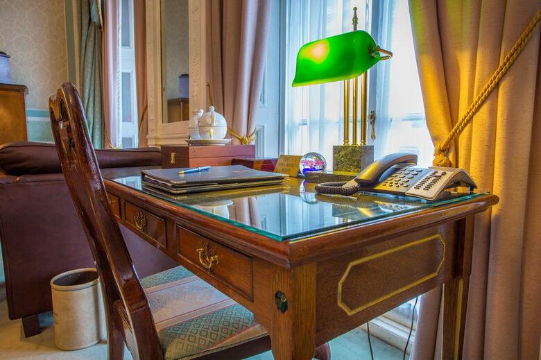 London Elizabeth Hotel