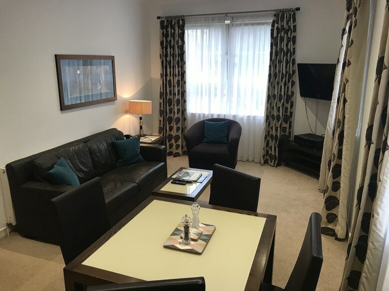Fountain Court Aparthotel