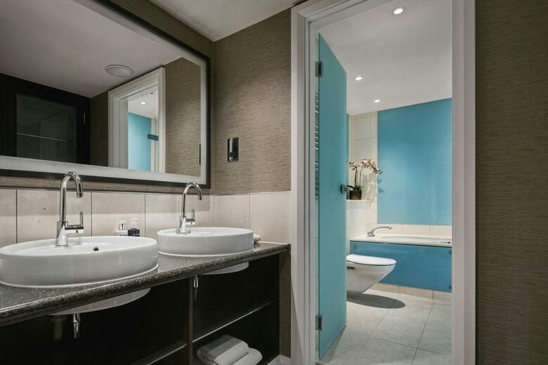 Hotel The Glasshouse Autograph Collection By Marriott