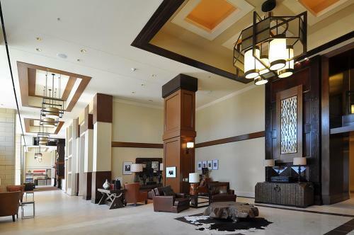 Overton Hotel And Conference Center