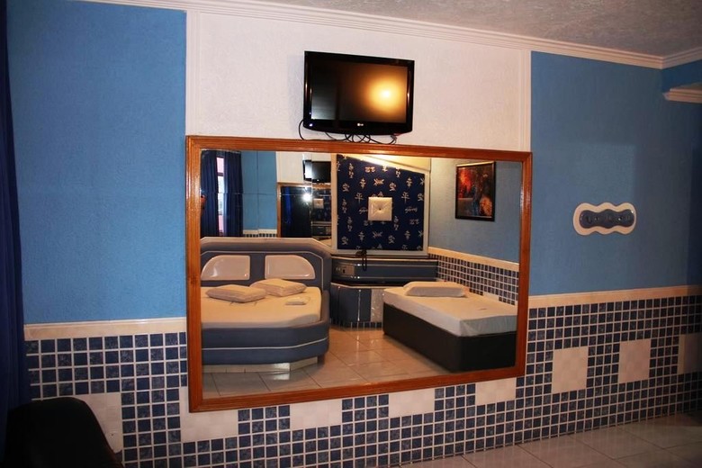 Shelton Hotel (adult Only)