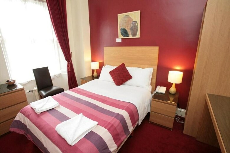 Clifton Hotel