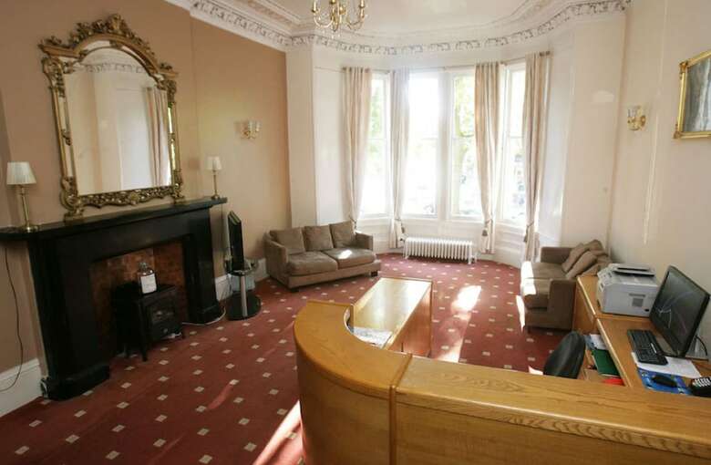Clifton Hotel