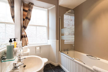 Glen Mhor Hotel & Restaurant