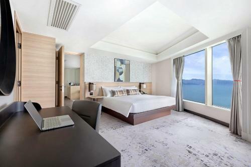 Hotel Harbour Grand Kowloon