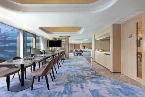 Hotel Harbour Grand Kowloon