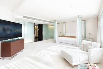 Hotel Regal Airport