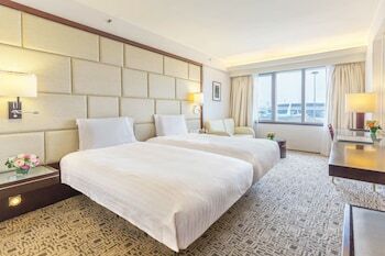 Hotel Regal Airport