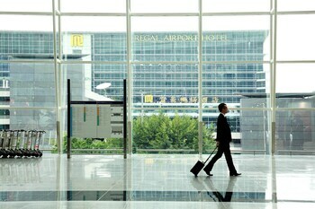 Hotel Regal Airport
