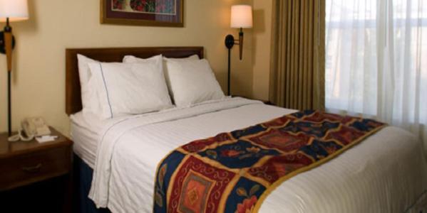 Hotel Hawthorn Suites - Fort Wayne