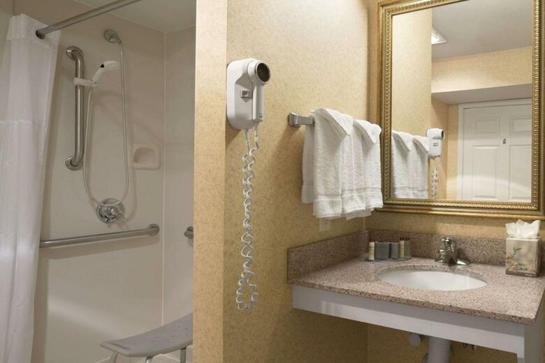 Hotel Hawthorn Suites - Fort Wayne