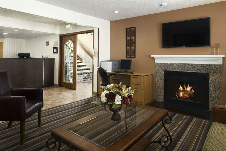 Hotel Hawthorn Suites - Fort Wayne