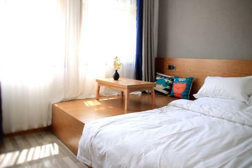 Yijia Youth Hostel