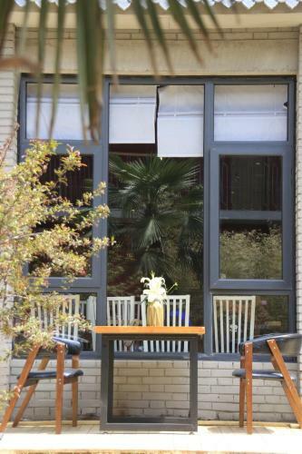 Yijia Youth Hostel