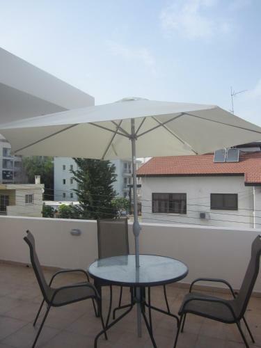 Marina Apartments 211