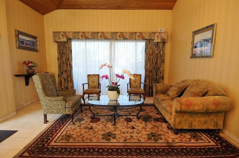 Hotel Country Inn Ontario