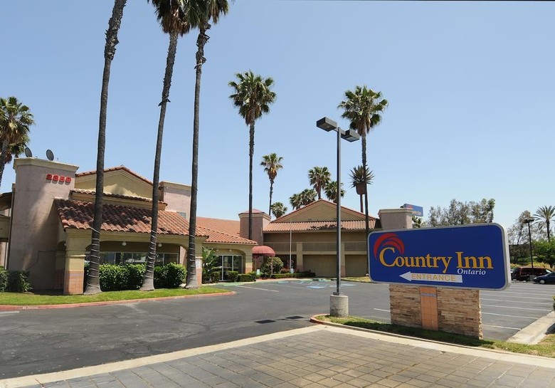 Hotel Country Inn Ontario