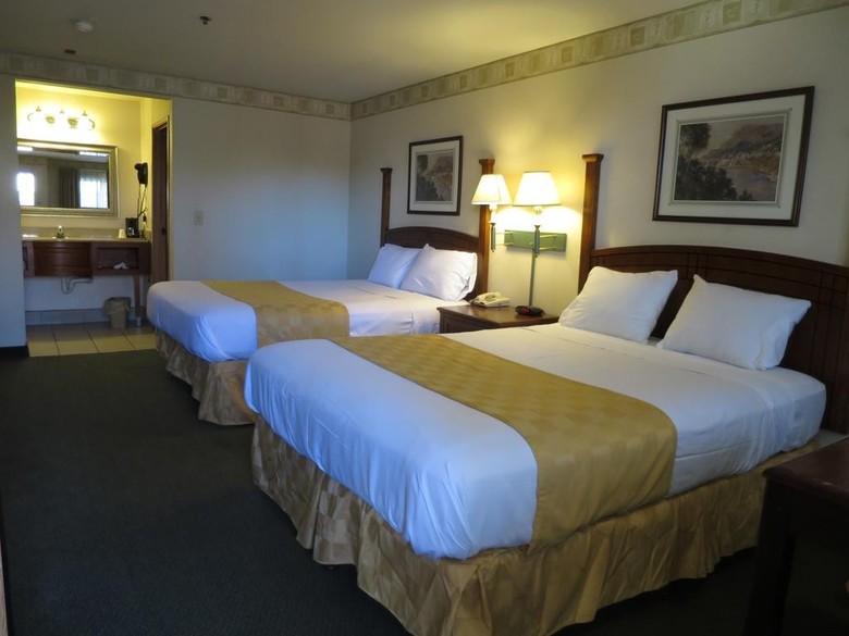 Hotel Country Inn Ontario
