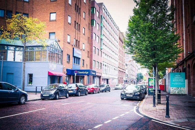 Travelodge Belfast Central Hotel