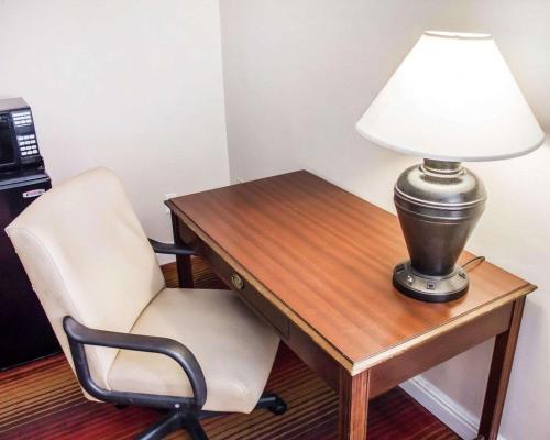 Hotel Rodeway Inn Huntington