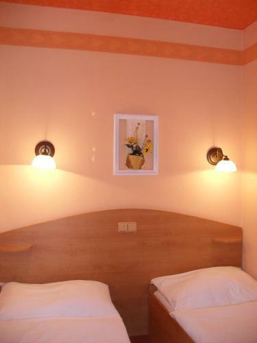 Hostal Restaurant Pension L-club